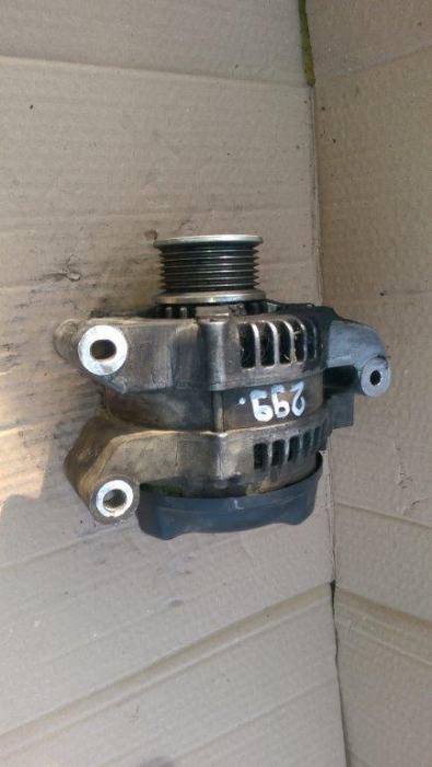 Alternator pentru Toyota Avensis T250, motorizare 2.2 diesel, cod 27060-0G011   ,   104210-4521 [2]