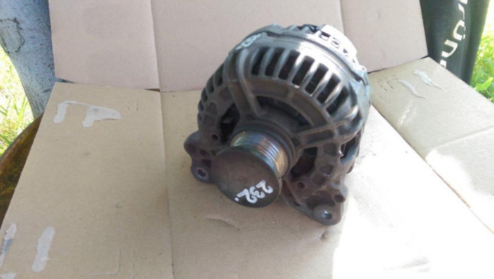 Alternator pentru Volkswagen Golf 4, motorizare 1.9 diesel, cod 028903028E   ,   0124515010 [2]