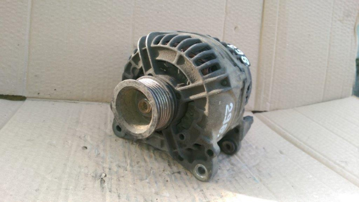 Alternator pentru Volkswagen Golf 4, motorizare 1.9 diesel, cod 028903028E   ,   0124515010184 [2]