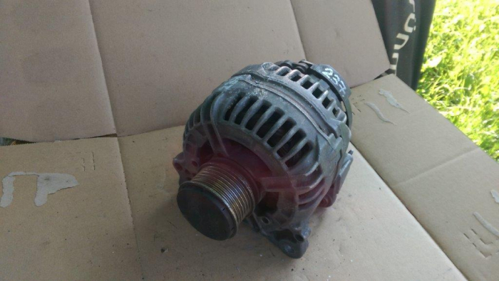 Alternator pentru Volkswagen Golf 5, motorizare 2.0 diesel, cod 06F903023F   ,   0124525091 [2]