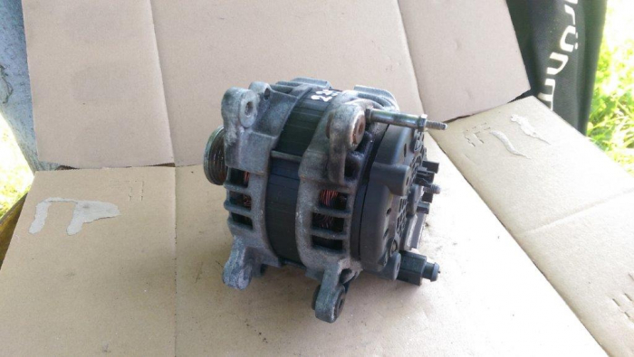 Alternator pentru Volkswagen Golf 7, motorizare 1.6 diesel, cod 03L903023K [2]