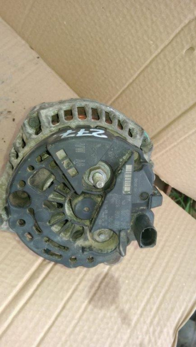 Alternator pentru Volkswagen Passat B5, motorizare 1.9 diesel, cod 028903031   ,   0124515083092 [4]