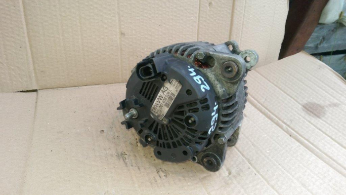 Alternator pentru Volkswagen Passat B6, motorizare 2.0 diesel, cod 021903026L [3]