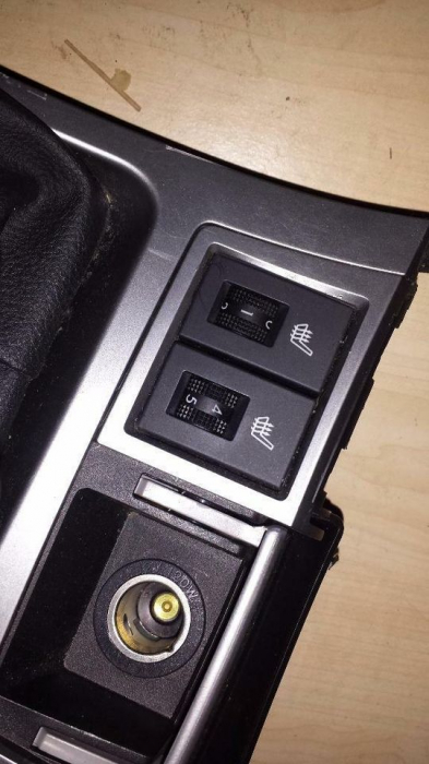 Buton incalzire scaun Mazda 3 BL an 2009-2013, cod BBM266420A [1]
