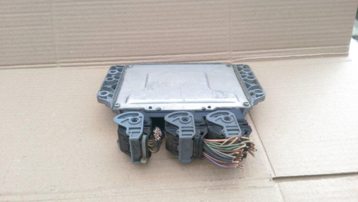 Calculator motor pentru Renault Megane 2, motorizare 1.6 benzina, cod 8200298457   ,   8200298463 [3]