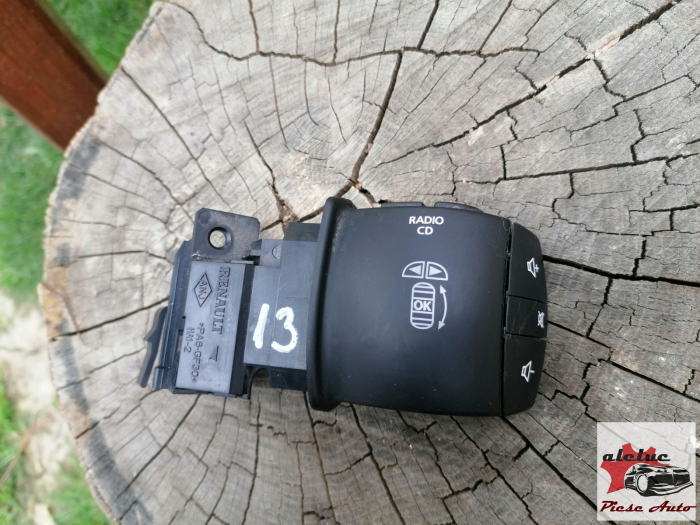 Comenzi audio Renault Megane 3 an 2008-2016, cod 255520013R [2]