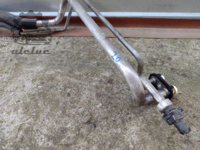 Conducta aer conditionat Volvo V40 II 2.0 diesel an 2012-2018 [2]