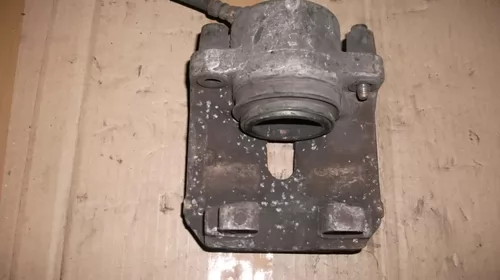 Etrier Fata Dreapta pentru BMW Seria 5 E39, motorizare 2.5 Diesel [2]