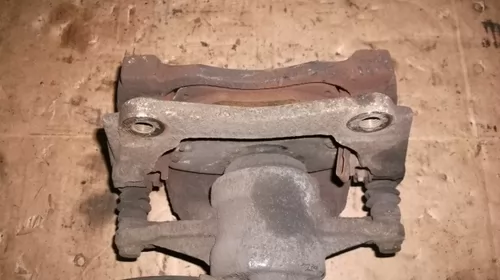 Etrier Fata Dreapta pentru Toyota Corolla Verso AR10, motorizare 2.2 Diesel [2]