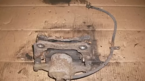 Etrier Fata Stanga pentru Toyota Avensis T250, motorizare 2.2 Diesel [2]