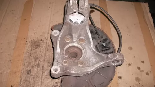 Fuzeta Fata Dreapta pentru Volkswagen Passat B6, motorizare 2.0 Diesel, cod 3C0407258F [2]