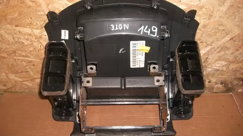 Grila aerisire  Fata Centrala pentru Nissan Note E11, cod 684759U000 [2]