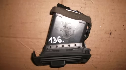 Grila aerisire  Fata Stanga pentru Audi A4B7 , cod 8E0820901F [2]