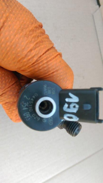 Injector BMW Seria 5 E39, 3.0 d, 2354093, 0445110029, an 1995-2004 [3]