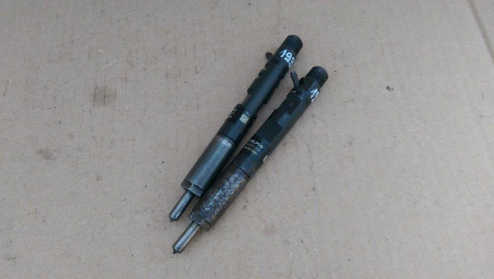 Injector Dacia Logan, 1.5 dci, 28237259, 166000897R, 8200827965 an 2004-2012 [2]
