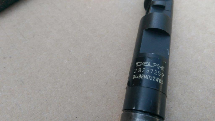 Injector Dacia Logan, 1.5 dci, 28237259, 166000897R, 8200827965 an 2004-2012 [3]