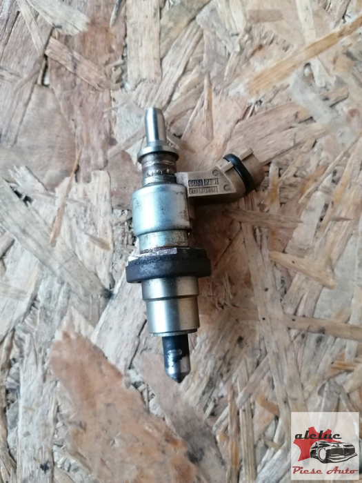 Injector Toyota Prius 2 1.5 hibrid an 2003-2009, cod 23250-21020 [1]
