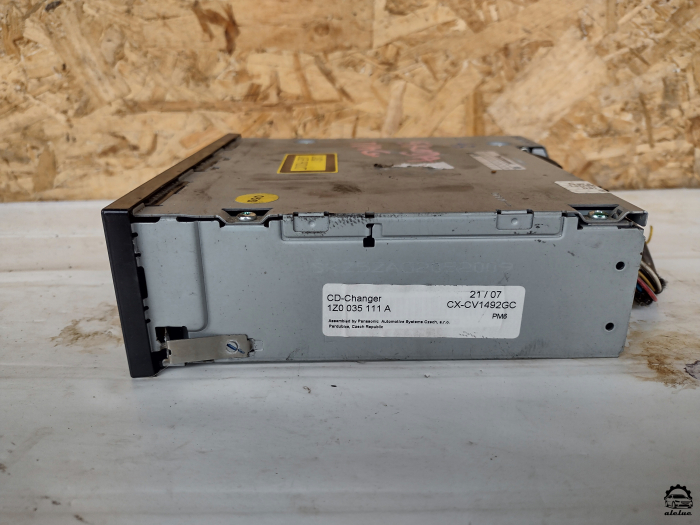 Magazie CD-uri Skoda Octavia 2 an 2004-2012, cod 1Z0035111A [2]