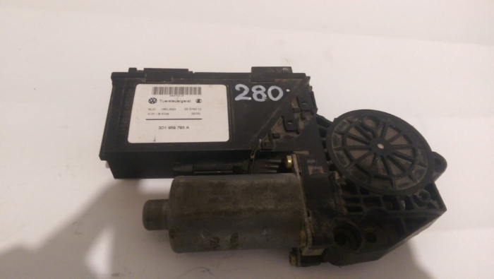 Motoras macara fata stanga pentru Volkswagen Touareg 7L, cod 3D1959793A   ,   0130821764 [1]