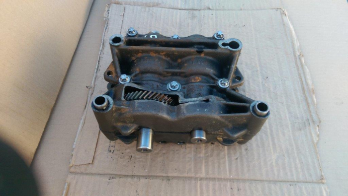 Pompa de ulei pentru Mercedes Vito W639, motorizare 2.2 diesel, cod A6110100236 [2]