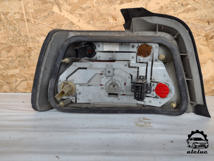 Stop dreapta BMW Seria 3 E36 sedan an 1990 - 2000, cod 13870705 [2]