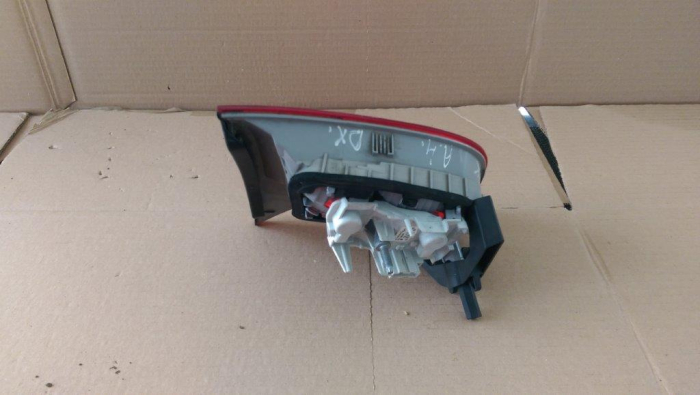 Stop dreapta haion, usa portbagaj Audi A4 B7, cod 8E9945094, combi, avant, an 2004-2008 [3]