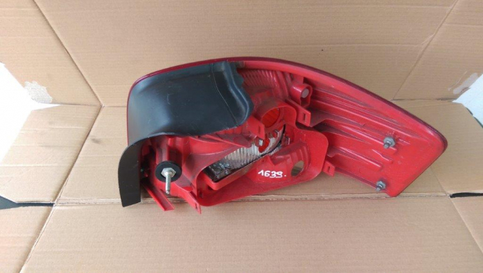 Stop stanga pentru Audi A3 8P, 3 usi  cod 8P0945095 [3]