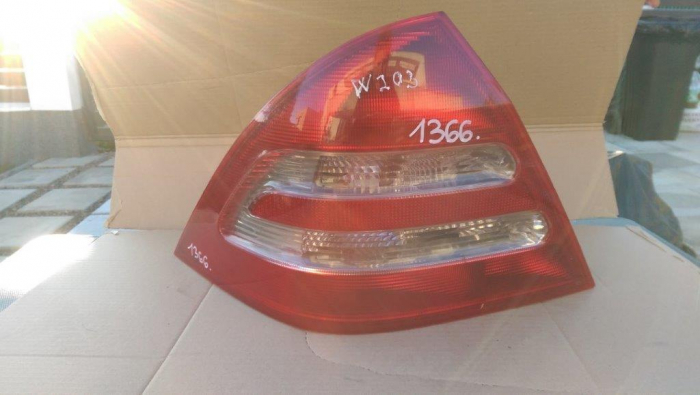 Stop stanga pentru Mercedes C-Class W203, Sedan, cod 2038200164 [1]