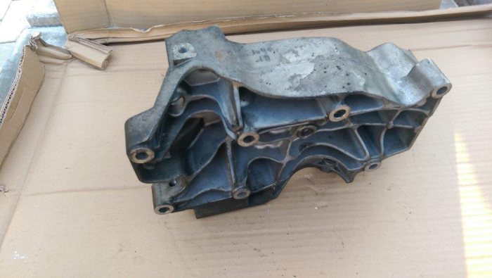 Suport accesorii motor BMW Seria 5 E60 E61, motor 2.0 d, N47 cod  7802639, an 2004-2010 [2]