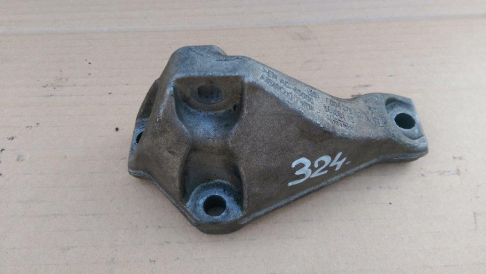 Suport pompa injectie BMW Seria 3 E90 E91, Seria 5 E60 E61, motor N47 , 2.0 d, 7804376, an 2004-2011 [2]