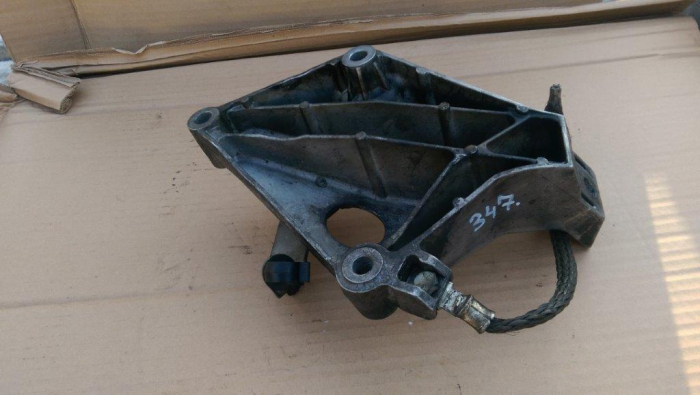 Suport motor stanga BMW Seria 3 E90 E91, motor 2.0 d, N47 cod 6775041, an 2004-2011 [2]