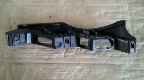 Suport plastic Dreapta pentru Volkswagen Passat B6, cod 3C0807890 [1]