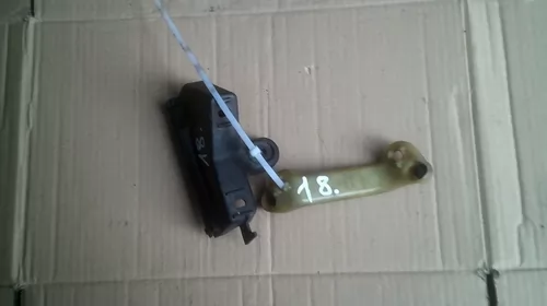 Suport plastic Spate Dreapta pentru Audi A6C6 , Combi/ Breack, cod 4F9945068 [2]