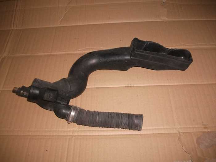 Tubulatura aer pentru Audi A2 , motorizare 1.6 Benzina, cod 8Z0129594 [2]