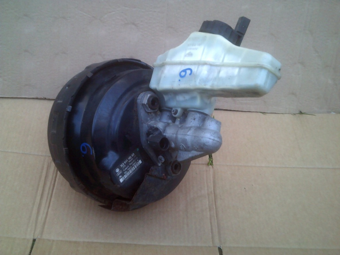 Tulumba cu pompa servofrana VW Passat B6, 2.0tdi, an 2005-2010 cod 3C2614105AD, 3C2611301 [2]