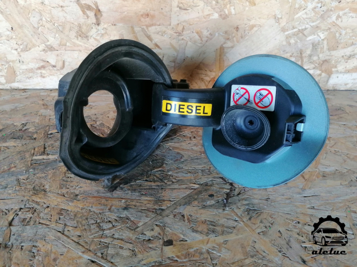 Usa rezervor Citroen C4 II an 2010-2020, cod 9687310880 [1]