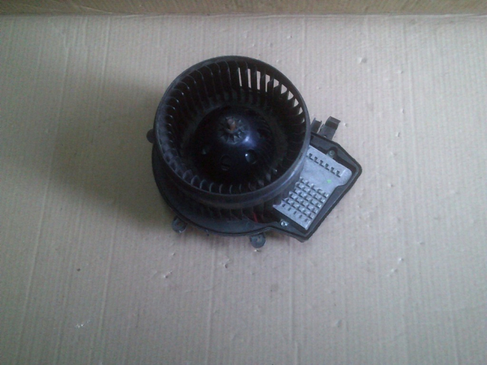 Ventilator aeroterma bord pentru Mercedes C-Class W203, cod BEHR 9400784 [3]