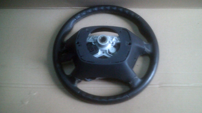 Volan piele 4 spite cu butoane comenzi si maneta Toyota Avensis T25 , an  2003-2009 TRW1555 [2]