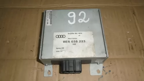 Module si calculatoare - Amplificator audio Audi A4 B6 an 2000 - 2004, cod 8E5035223