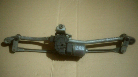 Motoras stergator - Ansamblu stergatoare cu motoras pentru Audi A4 B7, cod 8E1955119   ,   0390241509