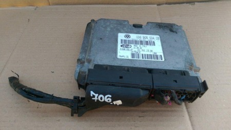 Calculator motor pentru Skoda Fabia 1, motorizare 1.4 benzina, cod 036906034CB [1]