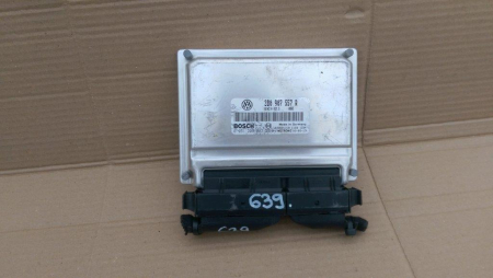 Module si calculatoare - Calculator motor pentru Volkswagen Passat B5, motorizare 2.0 benzina, cod 3B0907557R   ,   0261208003