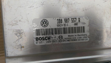 Calculator motor pentru Volkswagen Passat B5, motorizare 2.0 benzina, cod 3B0907557R   ,   0261208003 [1]