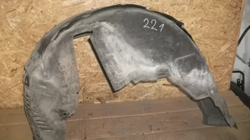 Bandouri si ornamente exterioare - Carenaj Spate Stanga pentru Mercedes CLS W219
