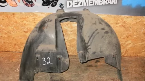 Bandouri si ornamente exterioare - Carenaj Spate Stanga pentru Volkswagen Passat B5, cod 3B0810971E