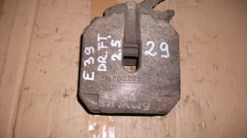 Alte piese de directie - Etrier Fata Dreapta pentru BMW Seria 5 E39, motorizare 2.5 Diesel