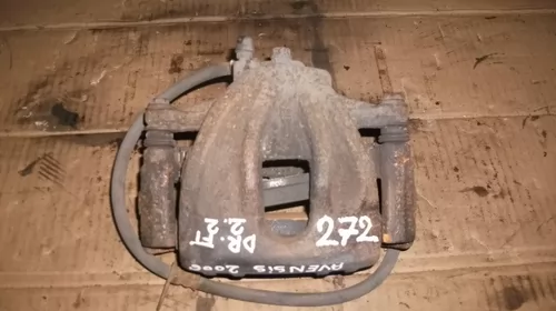 Alte piese de directie - Etrier Fata Dreapta pentru Toyota Avensis T250, motorizare 2.0 Diesel