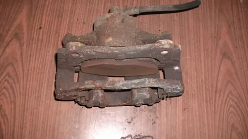 Etrier Fata Dreapta pentru Toyota Avensis T250, motorizare 2.0 Diesel [1]