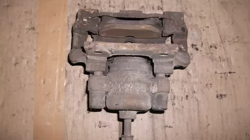 Etrier Spate Stanga pentru BMW Seria 3 E90, motorizare 2.0 Diesel [1]