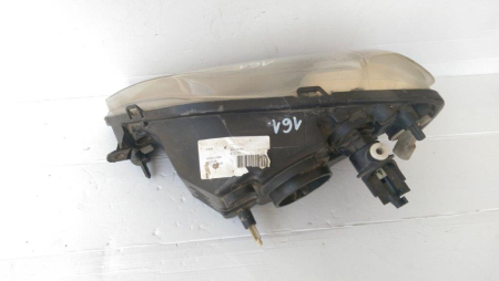 Far dreapta Dacia Logan 1, MCV, 8200211006, an 2004-2012 [1]